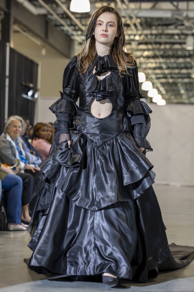 RickSideMedia's tweet photo. Never in a million years did I expect to be in the pit for RI Fashion week, but there I am bottom left.  #rifw https://t.co/7bamoXwPsP