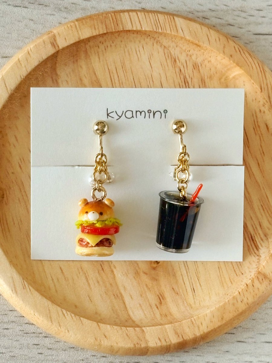 kyamini_mgmg's tweet photo. くまさんチーズバーガー・トマト入りタイプのイヤリング(ピアス)を納品中です🍔🍅
トマト入りはたまプラーザ限定!
ぜひチェックしてくださいね✨
Thingslyたまプラーザ東急百貨店(12/31まで)
#ハンドメイド #Thingsly #たまプラーザ東急百貨店 #kyamini https://t.co/ETvHF19Hxu