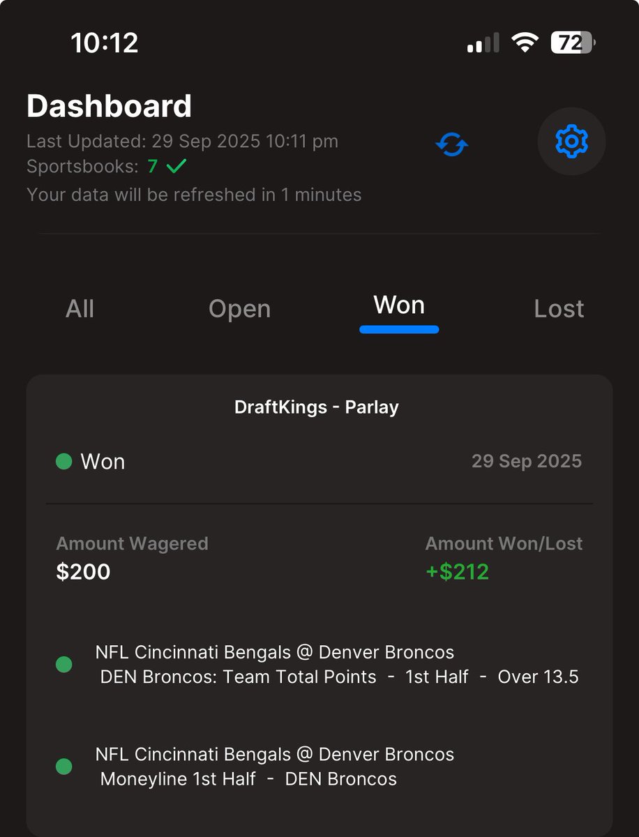 myBetLocker's tweet photo. Nice easy win tonight as we get back at it! Here are screenshots of when our parlay bet was PENDING (Blue) &amp; when our parlay bet WON (Green). Download @mybetlocker to track &amp; analyze your bets! #mybetlocker #nfl #draftkings #gambleresponsibly https://t.co/3C15QdEfxI