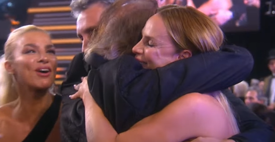 negromamb0's tweet photo. Mejor programa humorístico de actualidad "Pasó en América" por sobre Bendita ??? PASÓ EN AMÉRICA???? #MartinFierro2025 https://t.co/V5wLE3FdOJ
