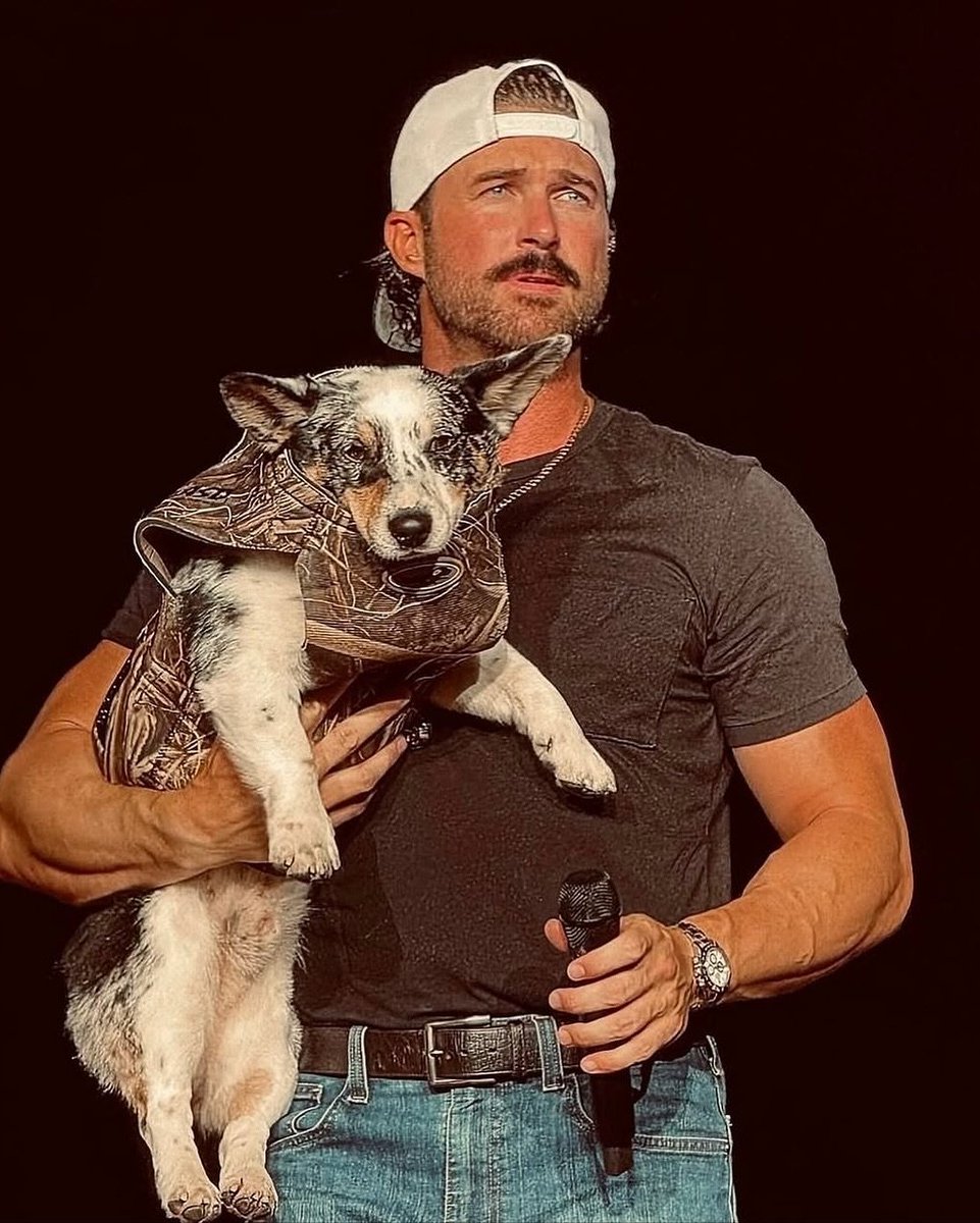 Carl appreciation post 🐕🐾❤️
#carlthecowboy #rileygreen