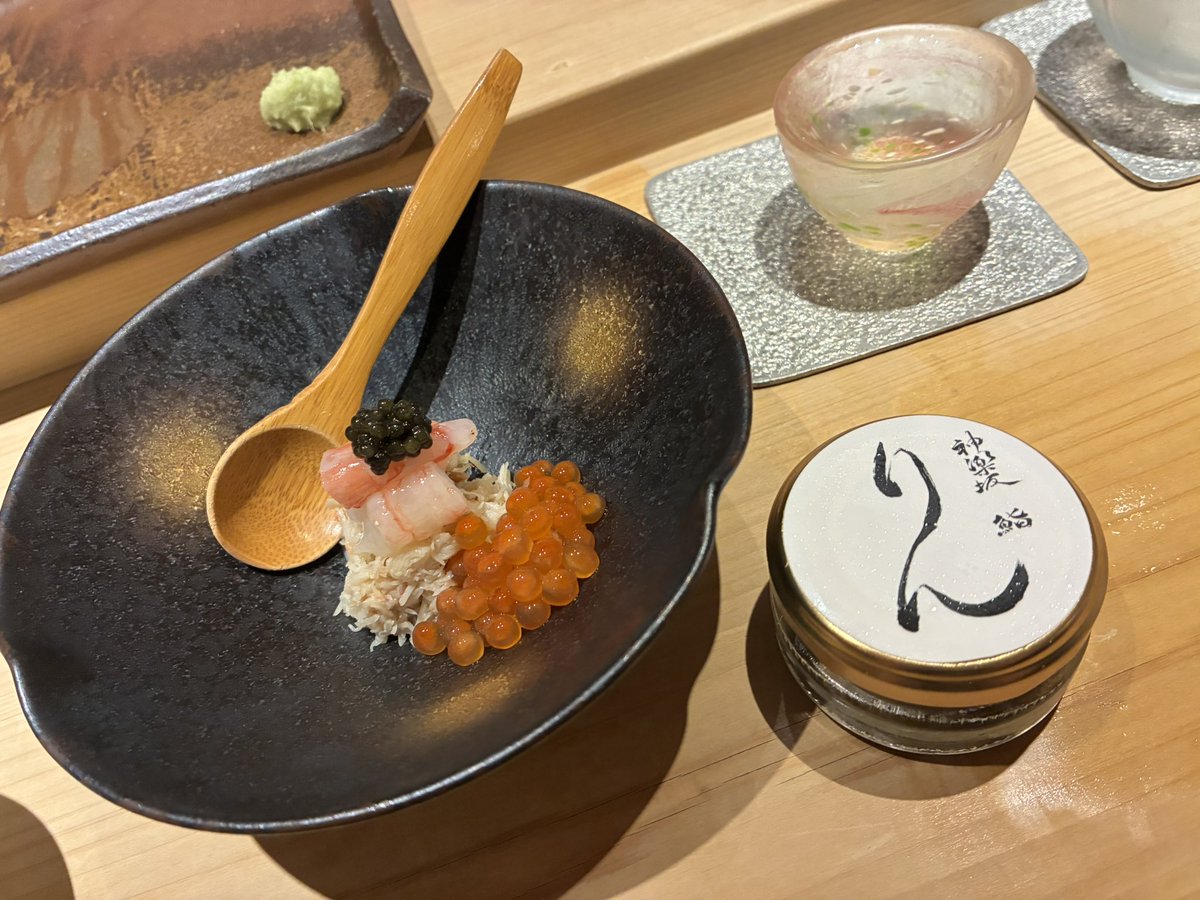 hisyo_noa's tweet photo. 昨日もたくさんありがとうございました🫶
大好きなお寿司と日本酒堪能できて幸せ、、、🥰 https://t.co/m2cPJ90JhO