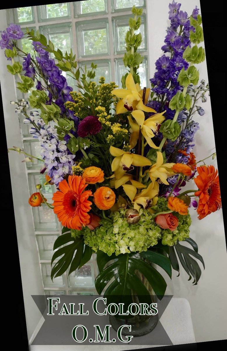 Surf_Florist's tweet photo. Fall is fast approaching 🍁 ✨ 
Come see the cozy colors of the season in every bouquet!

https://t.co/8Ow9xHVKAU https://t.co/FyFQfME1W4