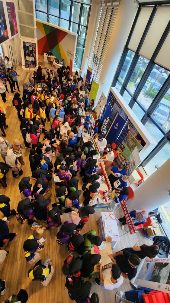 PLinKualaLumpur's tweet image. A big thank-you to everyone who joined us, and to EUNIC Malaysia for bringing the European spirit of languages to life. 

Dziękujemy! 💬✨

#EuropeanDayOfLanguages #PolishLanguage #EUNICMalaysia

3/3