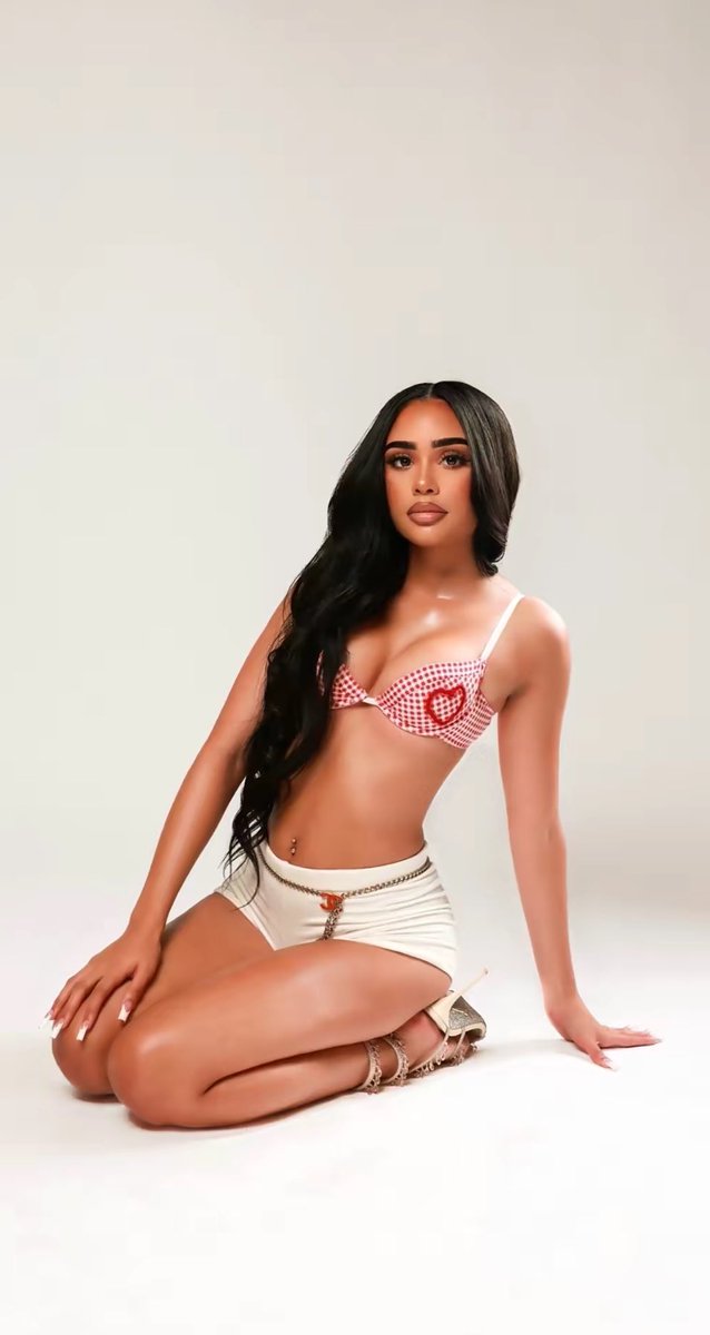 GodessNylaa's tweet photo. Last years bday shoot🔥 can’t wait for this year birthday 10/16🎂🎂 https://t.co/rrsva30ElO