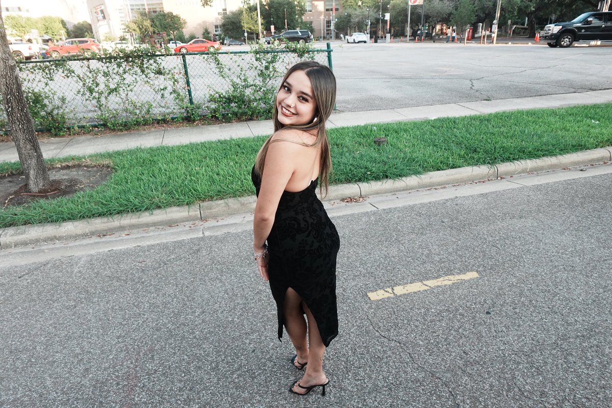 estvnom's tweet photo. yours truly https://t.co/EVyC2c3eKa