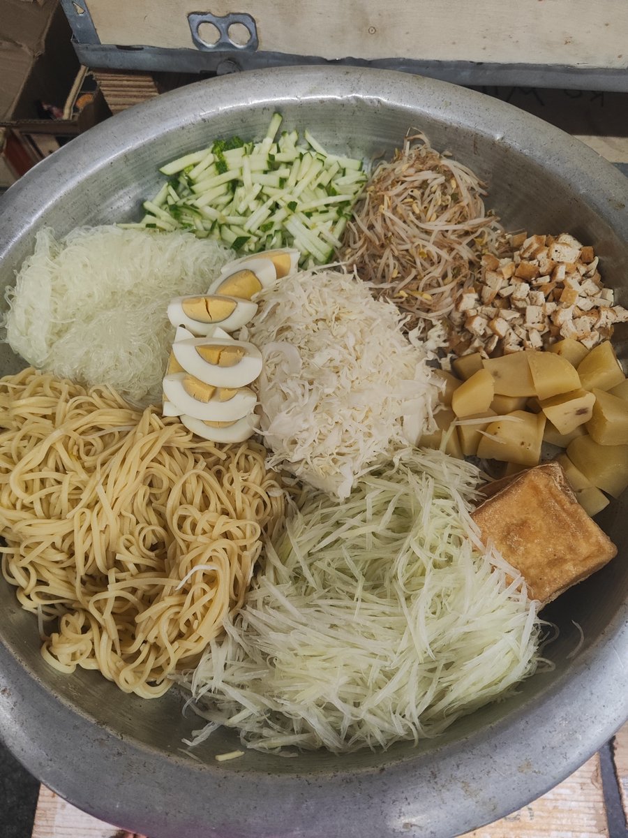 myannavi's tweet photo. こんにちは！  
ミャンマー語でအသုပ်စုံဗန်းです。 https://t.co/Zm9VFWE0Rd