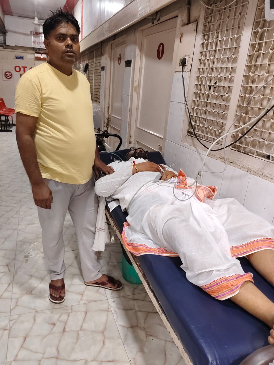 ModinagarA34368's tweet photo. आखिर कब तक हम लोग इस तरह से शोषित होते रहेंगे। #ReleaseAidedcollegeTransferList @gulabdeviup @myogiadityanath @UPGovt @DainikBhaskar @JagranNews @CMOfficeUP @kpmaurya1 @brajeshpathakup  @JagranNe @ndtv @ZeeNews https://t.co/aQFL0omeVq