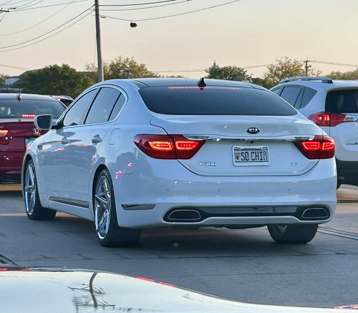 KIA K900 sighting in the wild! Thought it was an Equus until I got closer one of the rarest modern sedans for sure.  <a href="/Mike_M_Klotz/">Michael Klotz</a>