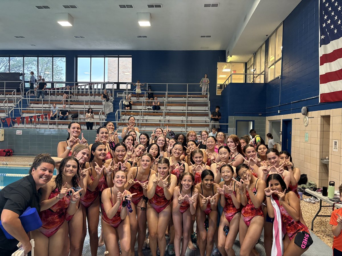 Amazing meet!  SHEDI over Rye/RN/BB 86/84 in dramatic fashion. GREAT positive energy by all. ⁦<a href="/lohudsports/">lohud sports</a>⁩ ⁦<a href="/SHHSNY/">Sleepy Hollow High School</a>⁩ ⁦<a href="/ufsdtarrytowns/">Tarrytown Schools</a>⁩ ⁦<a href="/TarrySup/">Ray Sanchez</a>⁩