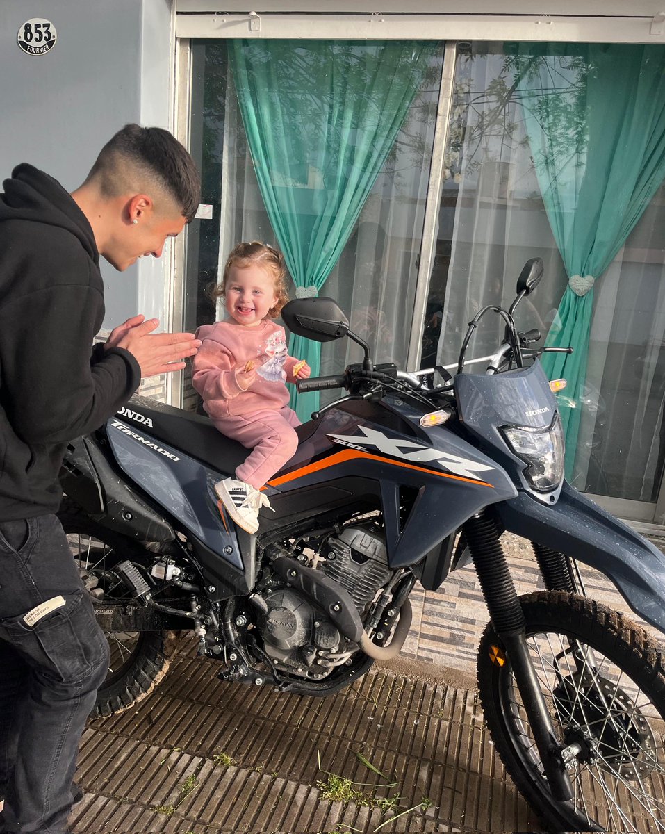 La felicidad de el, es la felicidad de ella 🩷

Te amamos tío, felicitaciones ❤️ #Tornado #Xr300