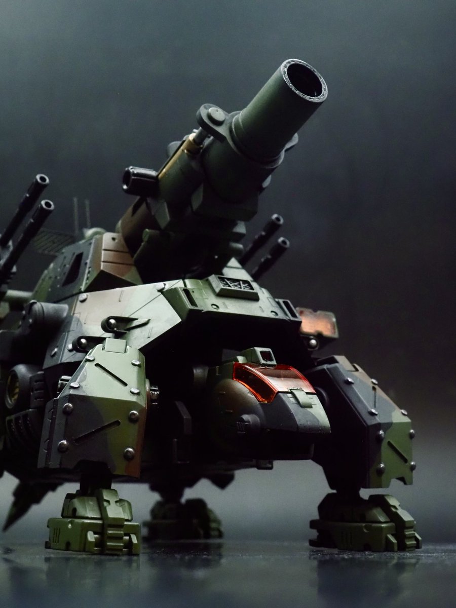 FuwakuT's tweet image. CANNON TORTOISE #コトブキヤ 1/72
KF51U PANTHER #AmusingHobby  1/35
USAF B-2A #academy 1/144