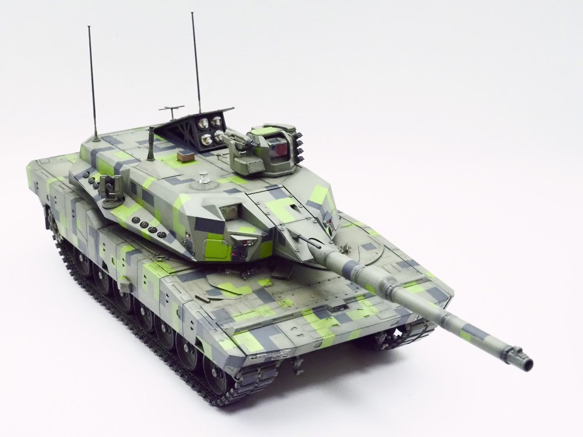 FuwakuT's tweet image. CANNON TORTOISE #コトブキヤ 1/72
KF51U PANTHER #AmusingHobby  1/35
USAF B-2A #academy 1/144