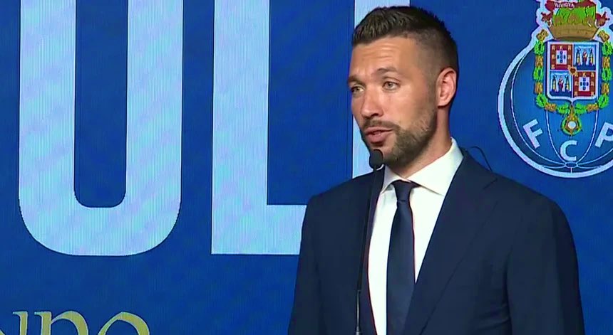 Amazing work at #Porto for Francesco #Farioli, who is the only coach in the European football right now whose team has won every single match played so far and just conceded 1 goal (own goal by Nehuen Perez) so far this season, in all competitions (Liga Portugal and EuropaLeague)