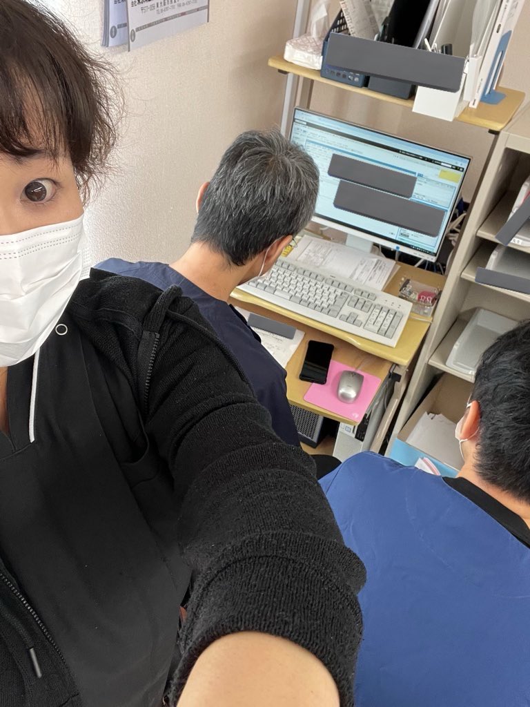 Hayashi21yoko's tweet photo. 10月から兄弟3人が揃って働くことが多くなる。弟達は外科医であるがそれぞれの理由ではあるがこのようにな形になった。
人生なんて本当にわからないもんですね😅 https://t.co/3QmFLdeYWE