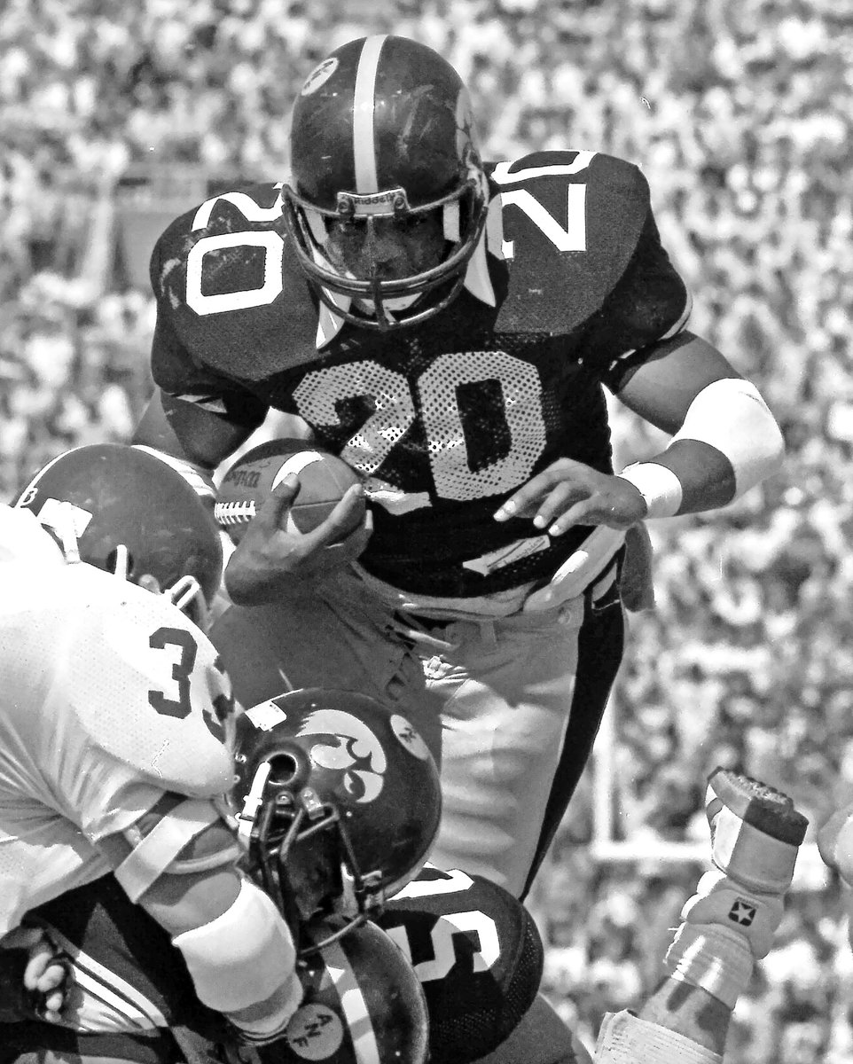 A few more images from 1987!  Iowa defeats Kansas State 38-13, ending the season ranked No. 16. 
#TheIowaHawkeyes