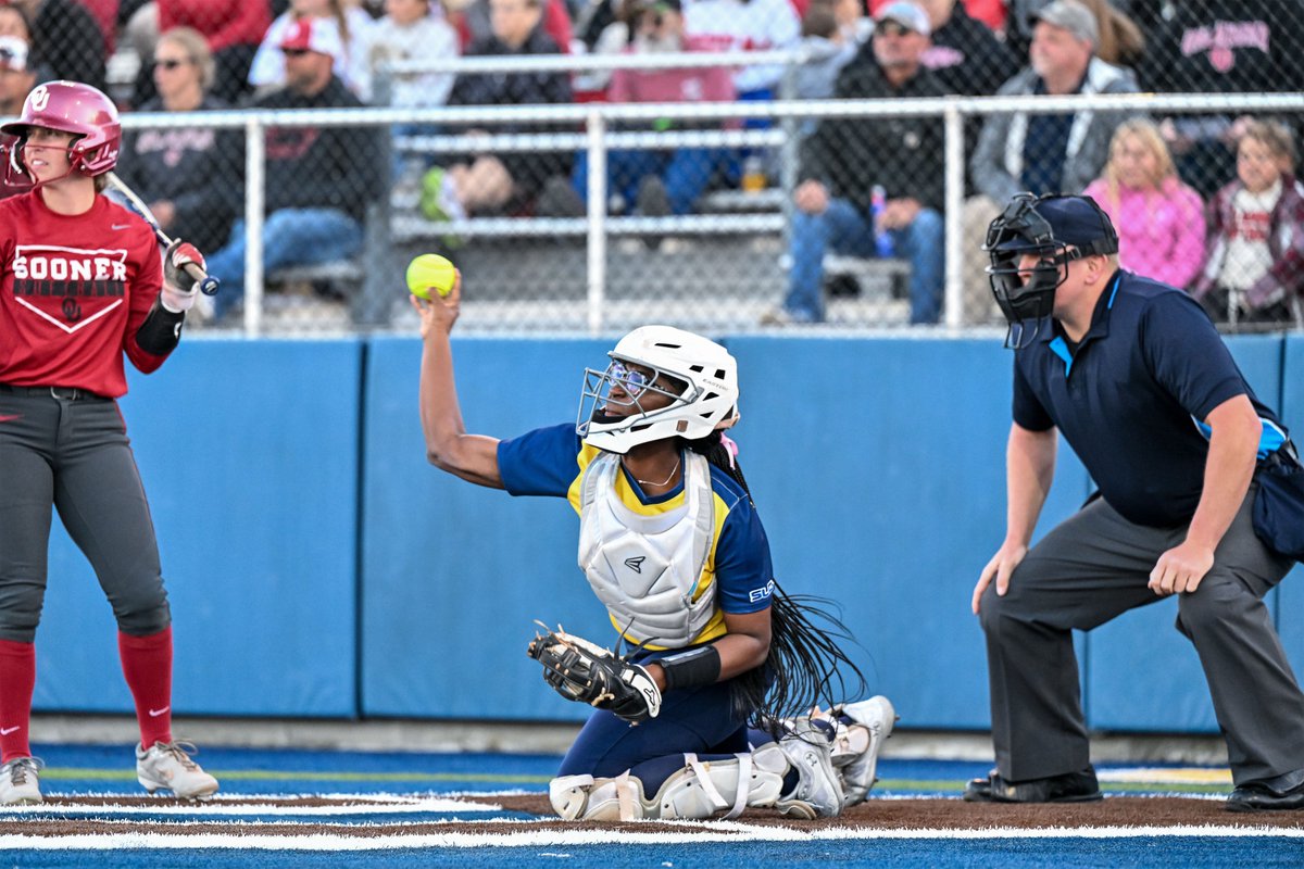 Lion_Softball's tweet photo. Tickets for the fall game against Oklahoma on October 7 go on sale tomorrow, guarantee your seat by purchasing a season ticket today! #HailET 

🎟️: https://t.co/Hsb4ncMewc https://t.co/W25U0NVnNF