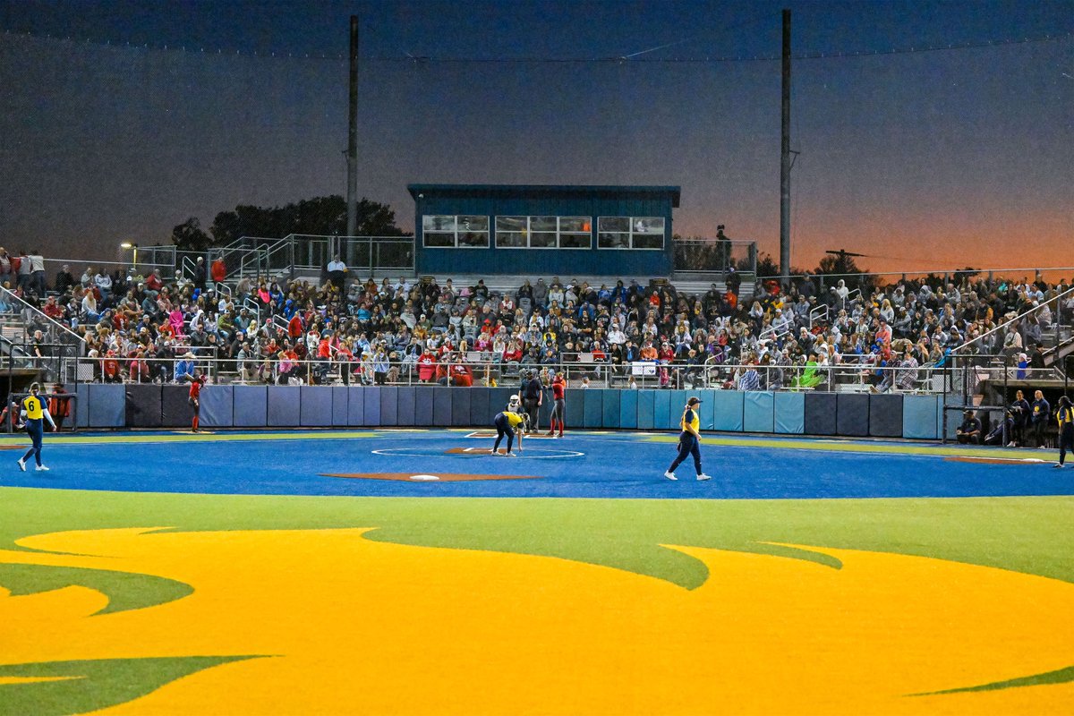 Lion_Softball's tweet photo. Tickets for the fall game against Oklahoma on October 7 go on sale tomorrow, guarantee your seat by purchasing a season ticket today! #HailET 

🎟️: https://t.co/Hsb4ncMewc https://t.co/W25U0NVnNF