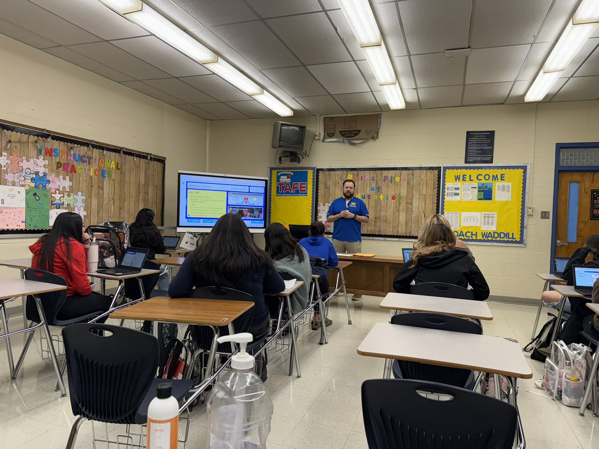 CoachWaddill's tweet image. Education and Training students wrapped up their positive school culture lesson with a visit by our Moody  Assistant Principal Mr. Athey! Thanks sir for stopping by and talking to our future educators!
@CCISD @FoyHMoodyHS @CTECCISD