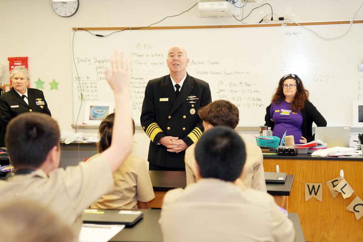 USNavyNNPP's tweet photo. Director, @USNavyNNPP Adm. Bill Houston visited the Hyman G. Rickover Naval Academy - touring the school and meeting with students, sharing stories of leadership, resilience, and service. #peoplegetthingsdone #technicalexcellence #TeamNavalReactors
https://t.co/mxzOx3cJ2y https://t.co/HNiGJBjVf2