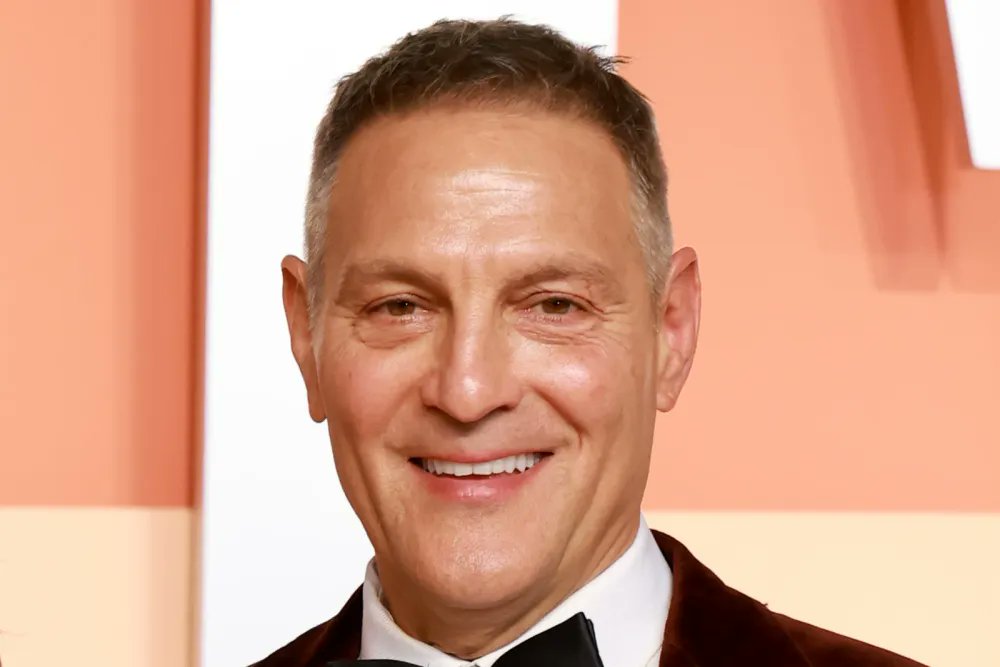 screenrant's tweet photo. When Ari Emanuel and @elonmusk launch a GOAT debate podcast, you know you’re onto something... 😉

#ChallengeMyGOAT was here first! 🎙️ Want a taste? Stream it on Spotify / YouTube now: https://t.co/gJKyUtb5Qa

Read More:  https://t.co/K6NRWawVBC https://t.co/ACuWljPnul
