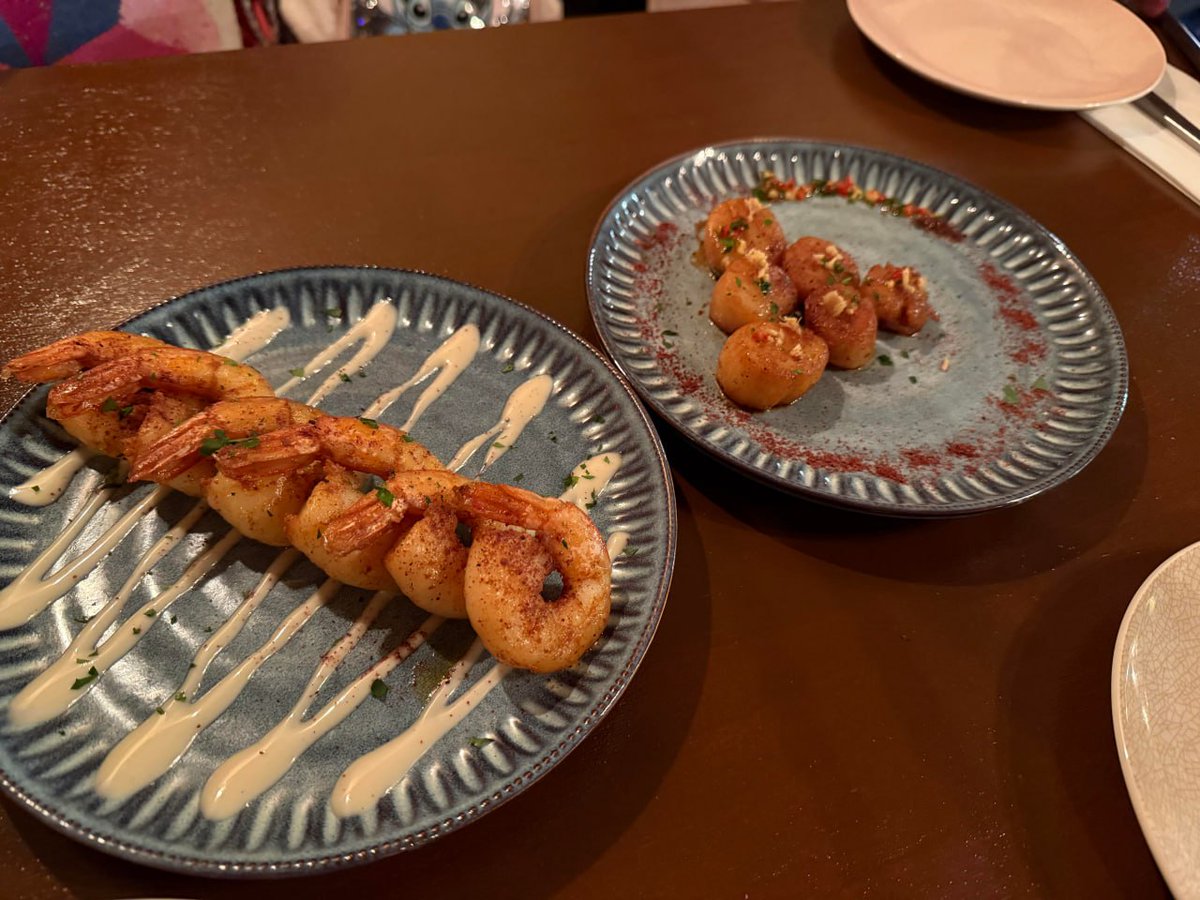 vwtbo0's tweet photo. Fine dining, fearless mindset. 🥂🔥 #StrongAndBold https://t.co/2GcWgxdK2a