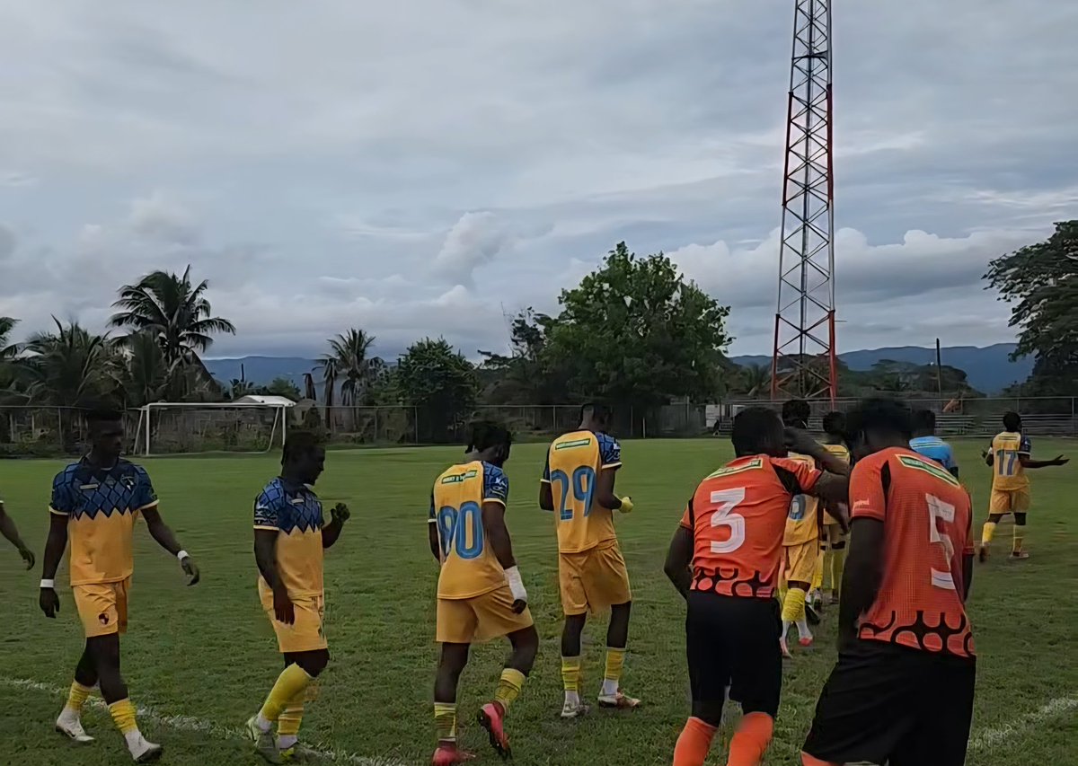 terrelonge2016's tweet photo. Big up my Racing United family. Our big #PremierLeague side out of Gregory Park π―π²π―. On Sunday, we drew 0-0 against Tivoli Gardens. Three wins, 2 draws, zero losses. Full speed ahead to victory my side π―
#RacingUnited #football #Jamaica #Portmore #strongwithTerrelonge https://t.co/Qf55pJxZIq
