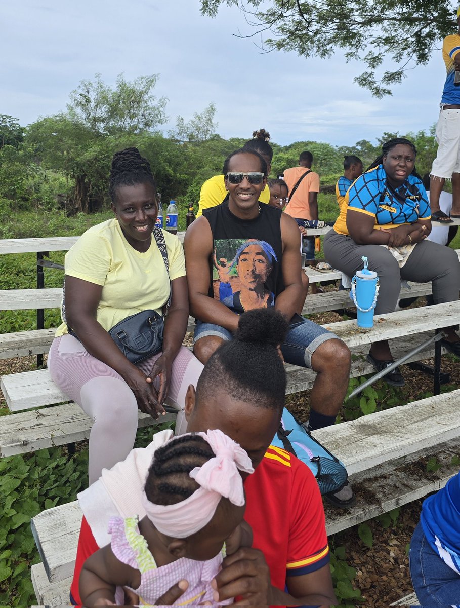 terrelonge2016's tweet photo. Big up my Racing United family. Our big #PremierLeague side out of Gregory Park π―π²π―. On Sunday, we drew 0-0 against Tivoli Gardens. Three wins, 2 draws, zero losses. Full speed ahead to victory my side π―
#RacingUnited #football #Jamaica #Portmore #strongwithTerrelonge https://t.co/Qf55pJxZIq