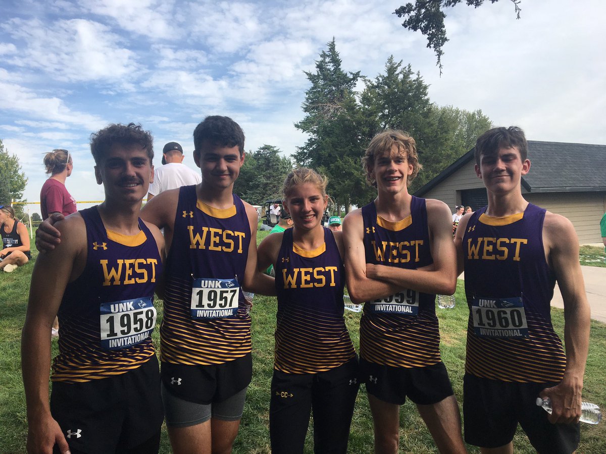 BWest_XC's tweet photo. This crew came to Kearney, ran well on a very demanding course, &amp; came away with smiles all around. https://t.co/2i0UTzzxrv
