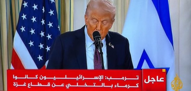 Abu_Salah9's tweet photo. وكانّه لا يرى احداً 

ويبقى الله اكبر ولن يتركنا. https://t.co/yl9yLlIst8