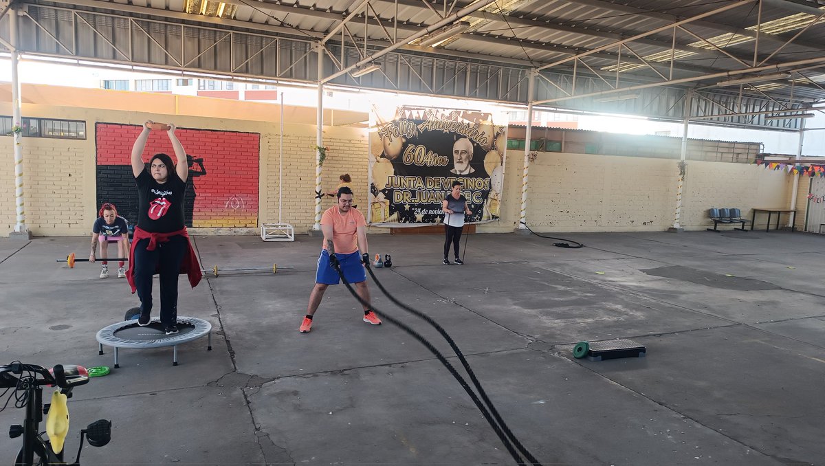 LazoMarcos10's tweet photo. #entrenamientofuncional #INDChile #chilesemueve #primavera2025 #poblacionjuannoe https://t.co/6o2JCjBEAf
