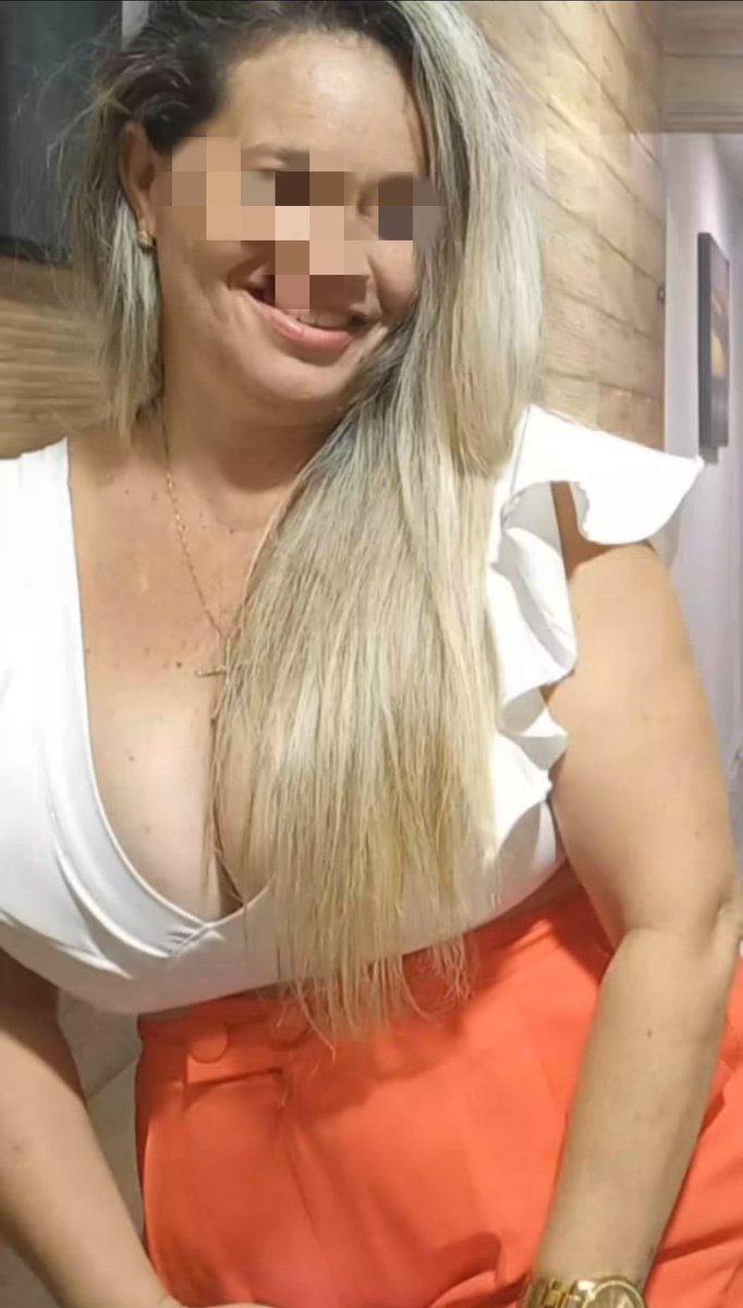 Criptmonst's tweet image. Mãe de um seguidor que pediu, ela pediu pra postar ela