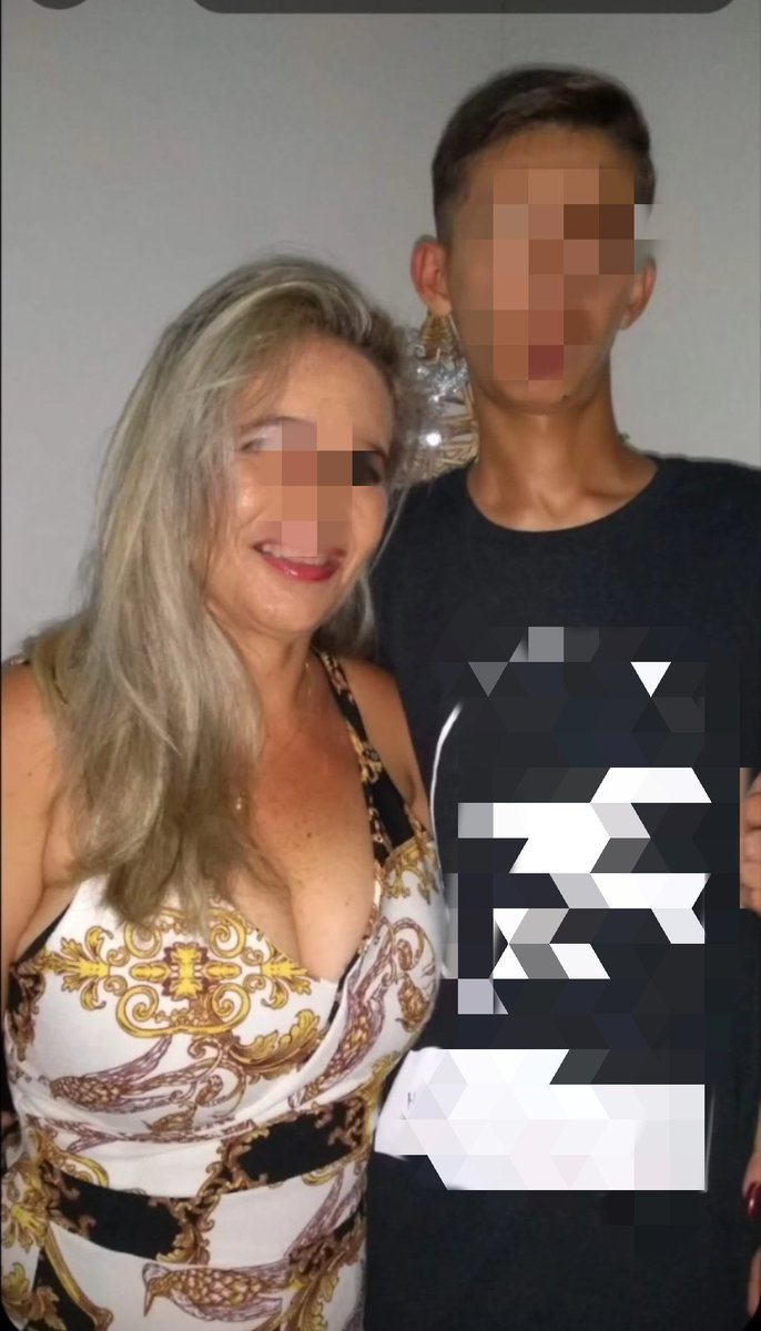 Criptmonst's tweet image. Mãe de um seguidor que pediu, ela pediu pra postar ela