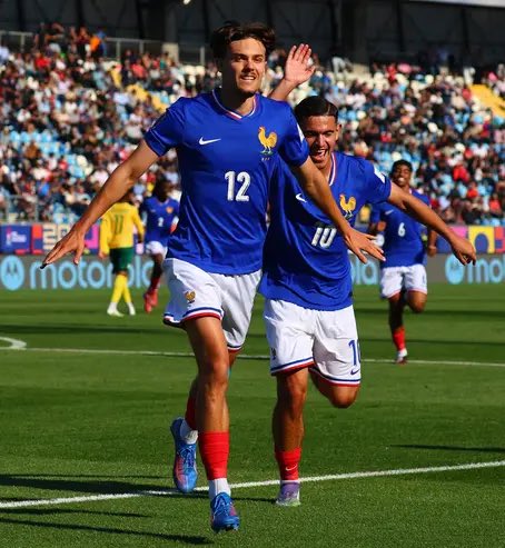 Succès de l’Equipe de France U20 pour ses débuts en Coupe du Monde 🌍 💪 

🇫🇷2-1 🇿🇦  
⚽️ A.Bermont (<a href="/RCLens/">Racing Club de Lens</a>)
⚽️ L.Michal (<a href="/AS_Monaco/">AS Monaco 🇲🇨</a>) 

#U20WC