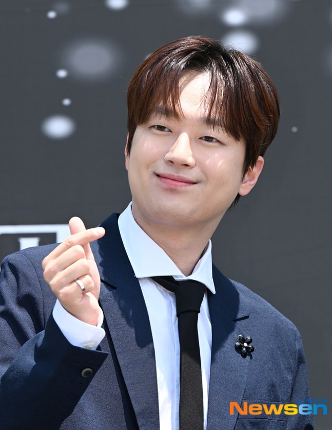 이찬원 남다른 팬사랑, 팬심 고백 母女 콘서트 초대 “따로 모시겠다”(톡파원 25시) (출처 : 네이버 연예) naver.me/FjCvdKJK 
#이찬원