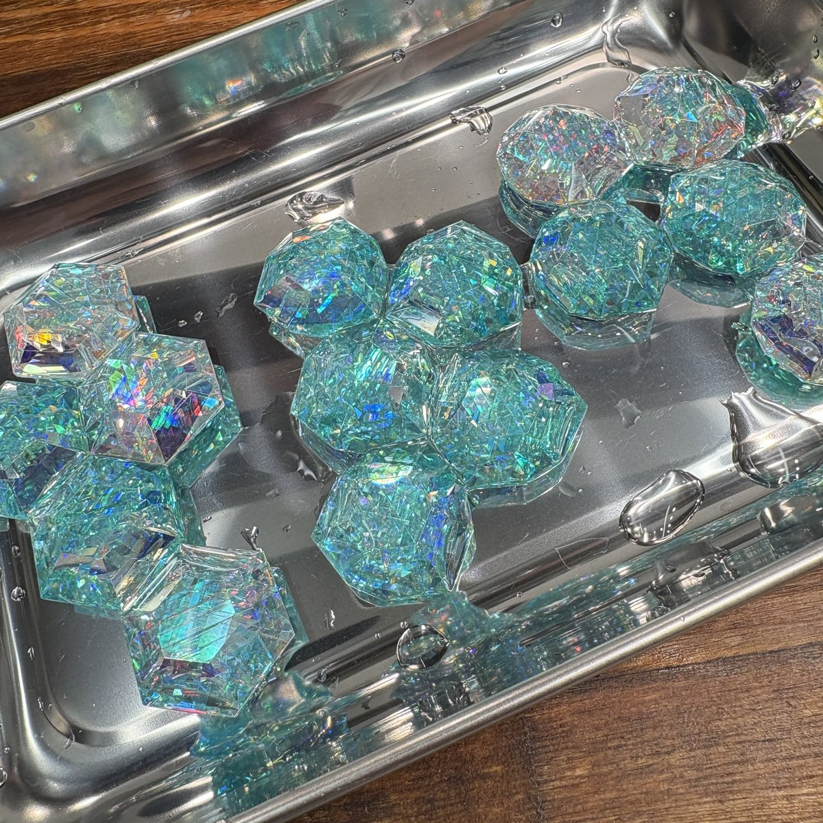 🌈💎光とガラスのコラボ 虹の結晶 モナジー工房 (@fergusonite) / X