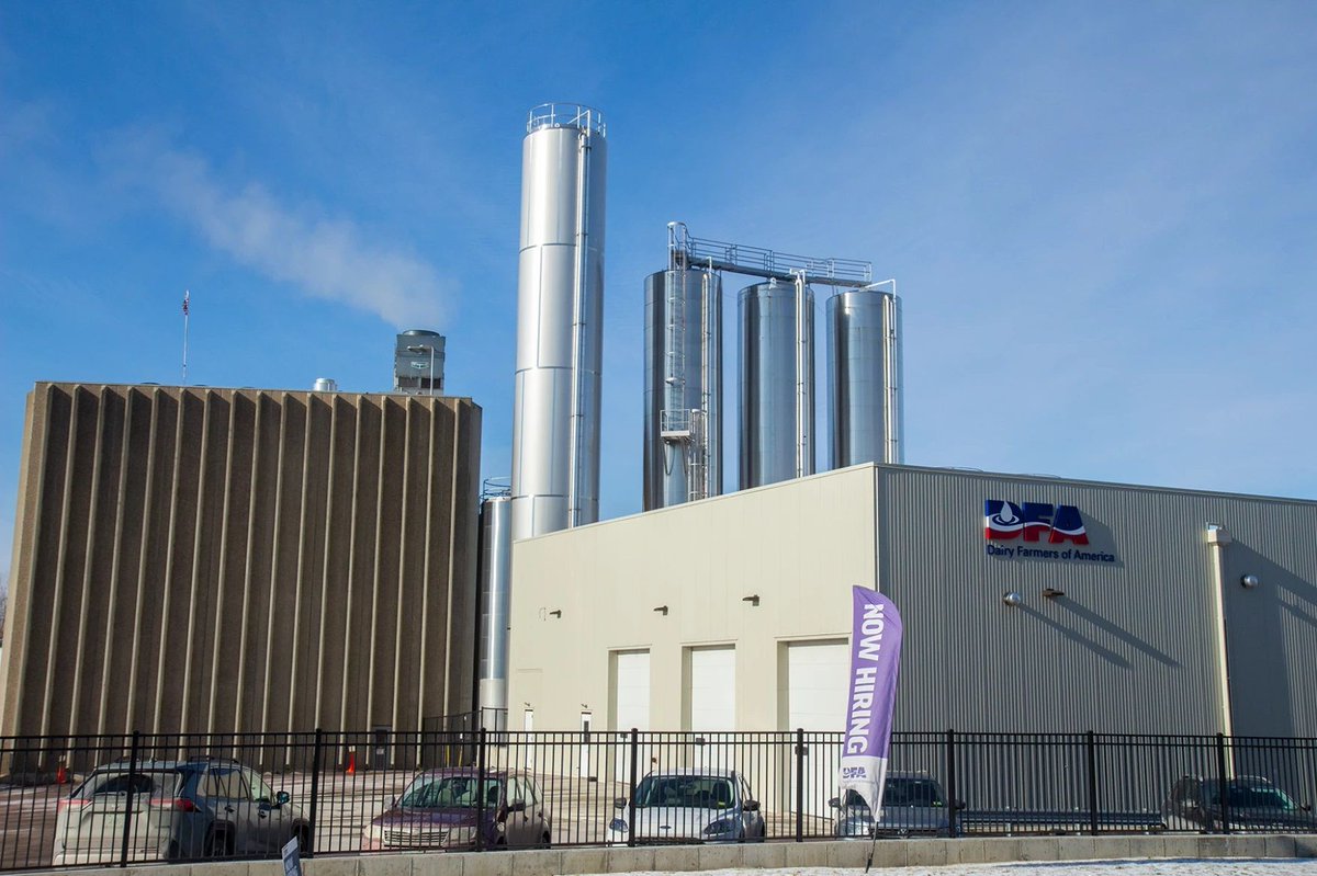 eDairyNews's tweet image. #Dairy Labor Showdown: St. Albans Strike #Demands 24% Wage Hike. Read the News 👉 buff.ly/zbVAkx3