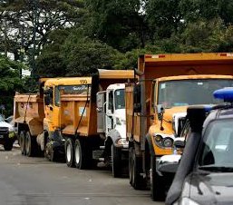 ElPortalEcu's tweet image. ⚪Reportes de inteligencia informan que nuevamente la prefecta correísta de Pichincha está usando las volquetas para apoyar a la conaie en la paralización