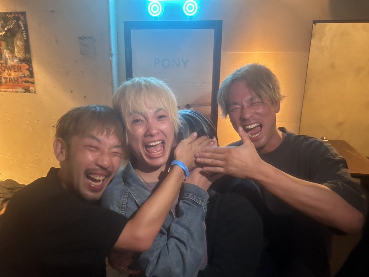 UZSPYAIR's tweet photo. Good morning🤙

やっと打ち上げの酒が抜けた！笑

今日から切り替えて頑張ろー🔥 https://t.co/l9dalwCIQy