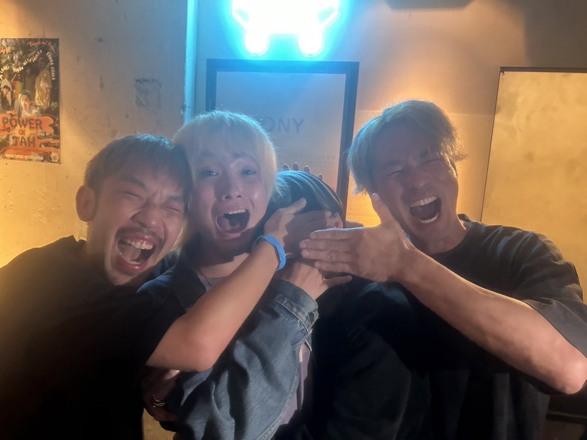 UZSPYAIR's tweet photo. Good morning🤙

やっと打ち上げの酒が抜けた！笑

今日から切り替えて頑張ろー🔥 https://t.co/l9dalwCIQy