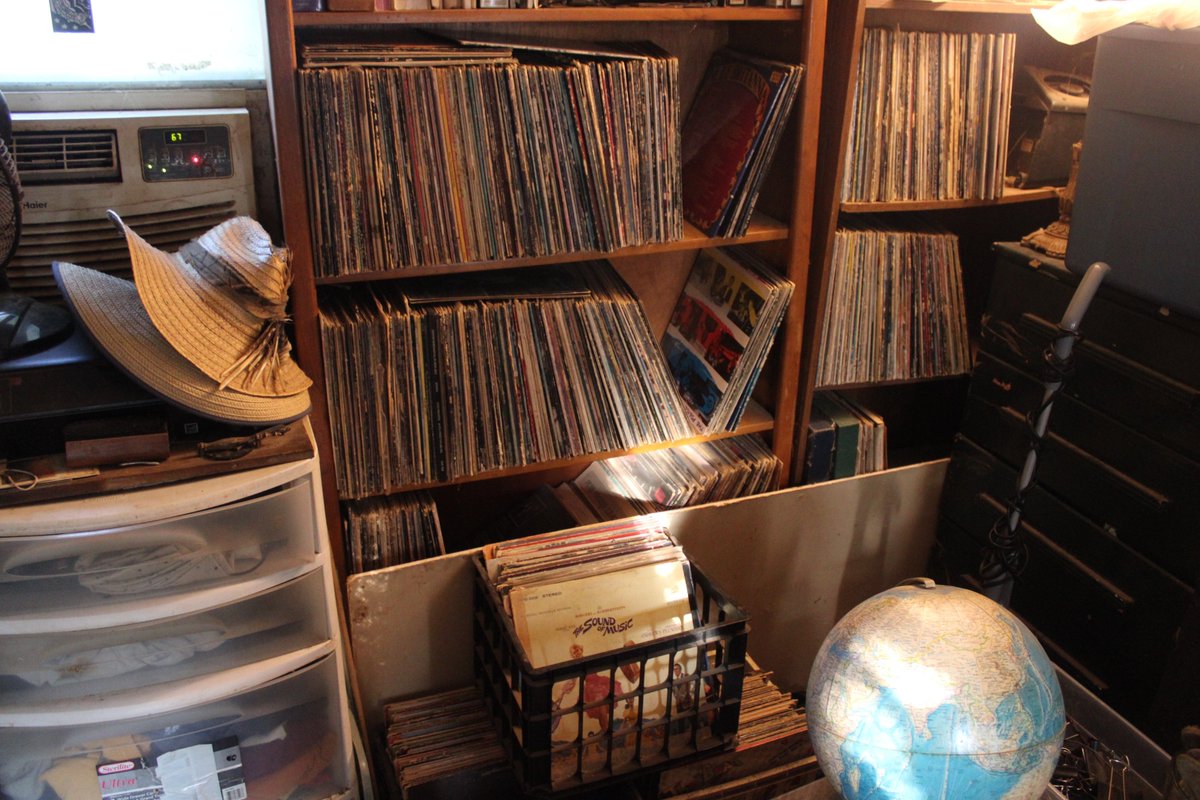 docsanderson's tweet image. #Scientists #BreakThroughPropulsionProject #TimeSeriesAnalysis #Psionics #Mates #Buddies #Spouses @esa @Nature @Ginger_Zee Maggie G,i took these at the same time you Recorded your Blink before Airtime G difficult to explain need to organize the Vinyl same as the journals Mwah Lee