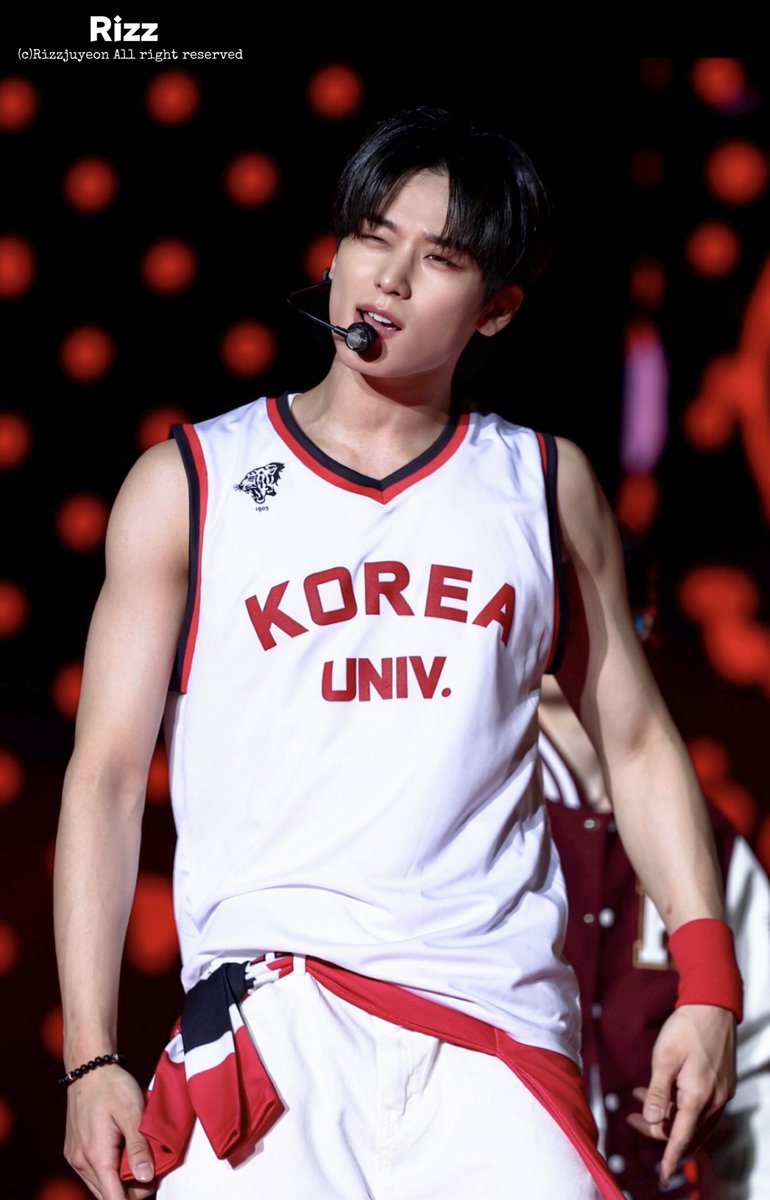 gureeeeeeeeen's tweet photo. #THEBOYZ #JUYEON https://t.co/6eJdKSFNgh