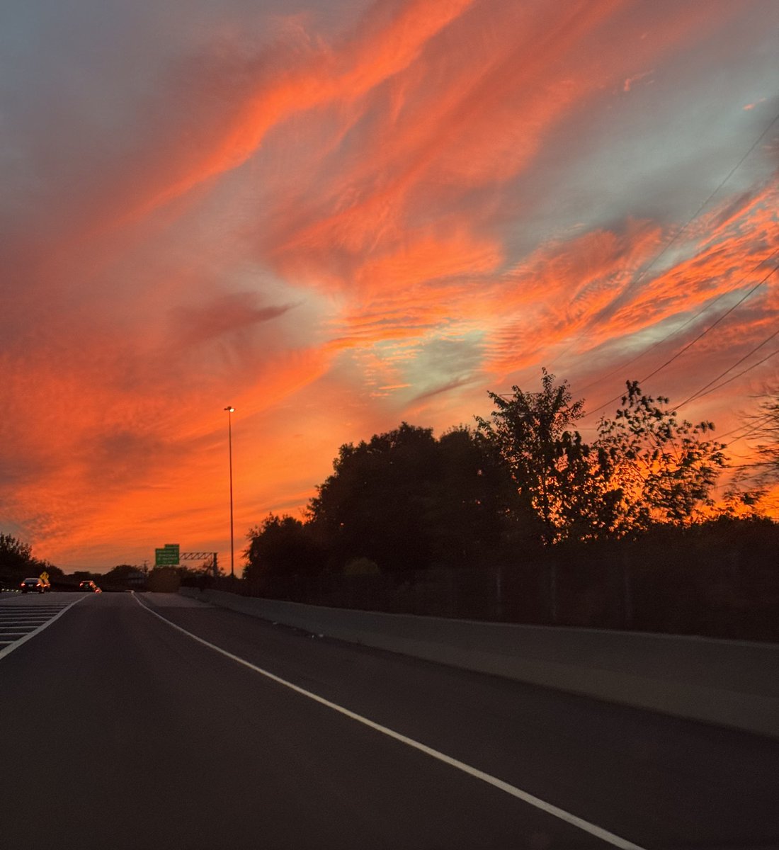 The most beautiful sunset I will probably ever see came as Hurricane Dorian approached NC. Tonight is up there. The pictures completely fail to do it justice. #ctwx <a href="/SouthernCTWX/">Southern Connecticut Weather (SCW)</a> <a href="/weatherchannel/">The Weather Channel</a> <a href="/accuweather/">AccuWeather</a> <a href="/NBCConnecticut/">NBC Connecticut</a> <a href="/RachelFrank_CT/">Rachel Frank</a> <a href="/admired_art/">AdmiredArt</a> <a href="/NWSBoston/">NWS Boston</a>