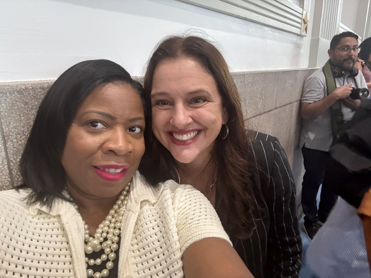 Shenean Lindsay tweet media