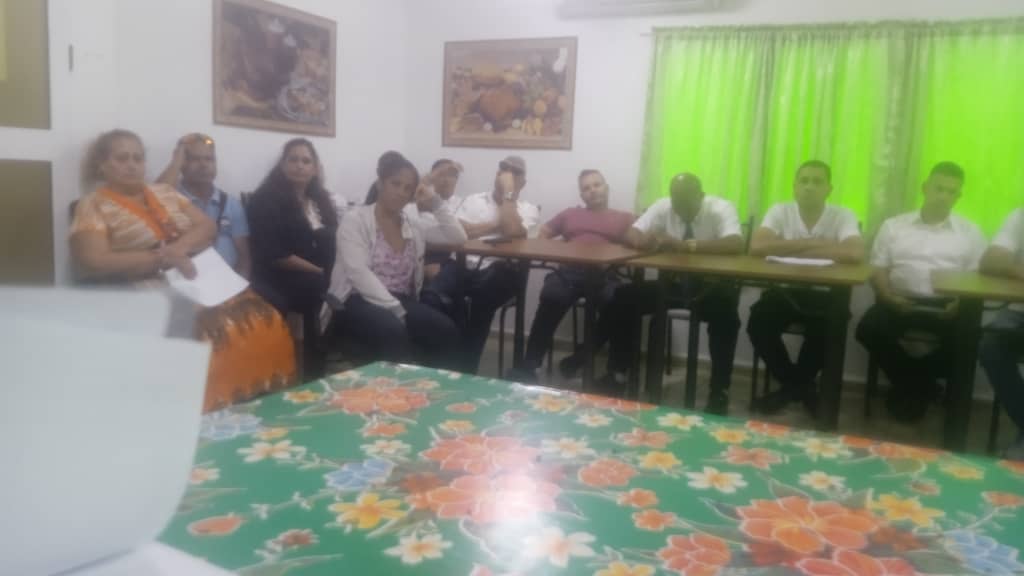 Se realiza Asamblea de Anteproyecto del Código de Trabajo en la UEB Trans gaviota #CiegoDeAvila
#CodigoDeTrabajoCuba
<a href="/AceaMabel/">Mabel Acea</a> 
<a href="/Colina_CTCuba/">Miguel Colina</a> 
<a href="/beltran_imbert/">Angel Imbert Beltran</a>