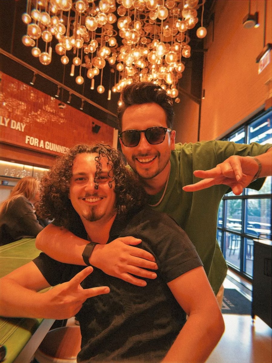 Got to visit ⁦<a href="/0Coggy0/">Coggy</a>⁩ in his home state, beers were had 🍻