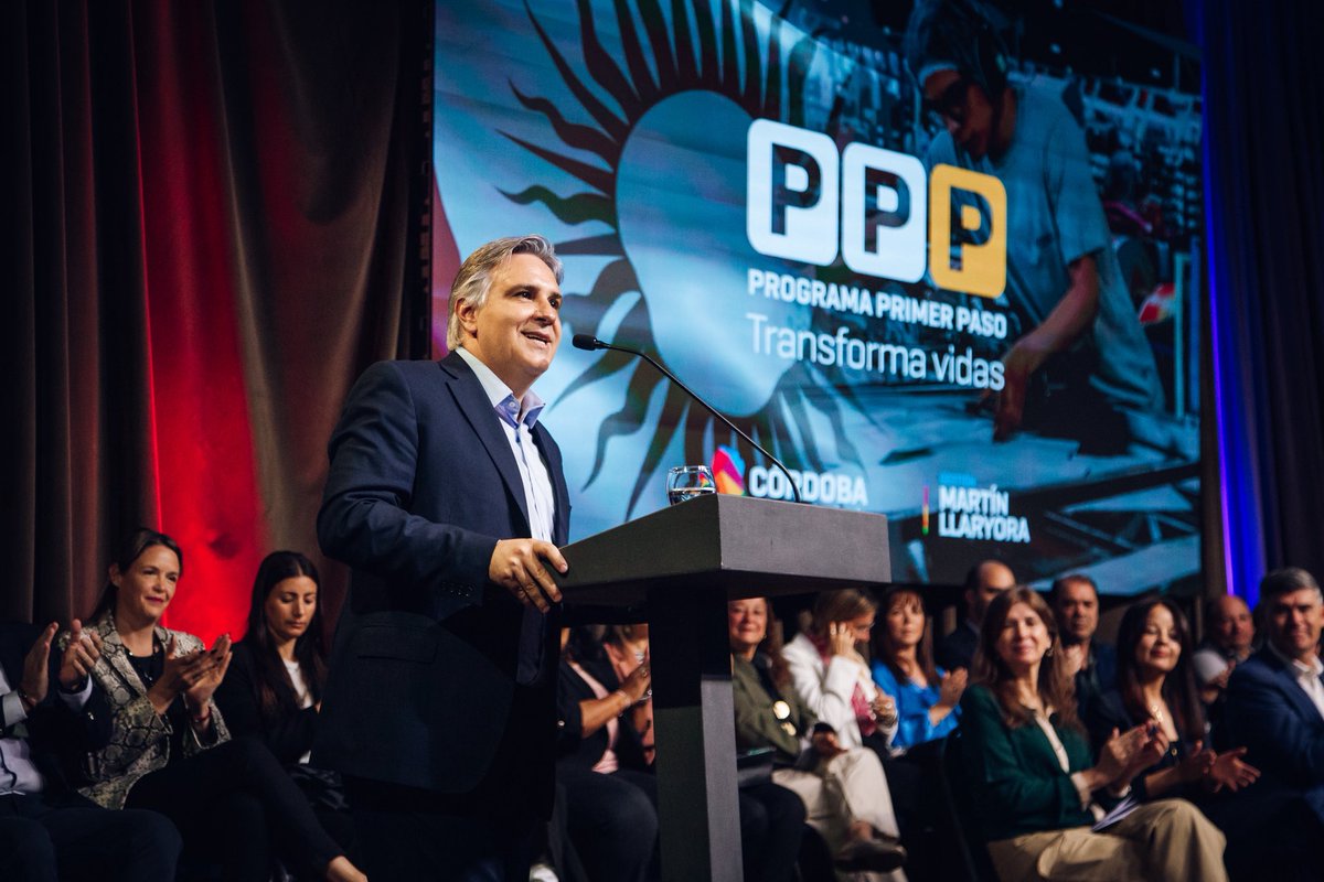 javierpretto's tweet photo. ¡RELANZAMOS UN HISTÓRICO PROGRAMA BIEN CORDOBÉS!
El Gobernador @MartinLlaryora junto al Intendente @PasseriniOk, encabezaron el acto de presentación de una nueva edición del #ProgramaPrimerPaso.
Acompañados de la Ministra de @DSocialYEmpleo, @LauraJureCba y autoridades del gabinete provincial, del sector industrial, sindical y el comercio, se relanzó este programa que dará oportunidad de inserción laboral a más de 15.000 jóvenes de toda la provincia.
En un contexto actual, donde el Gobierno Nacional elige a quienes ayudar y a quienes no, en #Córdoba le damos la oportunidad a todos; mediante el PPP, el Empleo +26 y muchos otros programas, cuya única finalidad es mejorar la calidad de vida de todos.
Seguimos trabajando juntos gobierno, municipio y las distintas cámaras en sumar herramientas que impulsen el progreso, la innovación y la mejora continua.
¡#CórdobaNoPara!