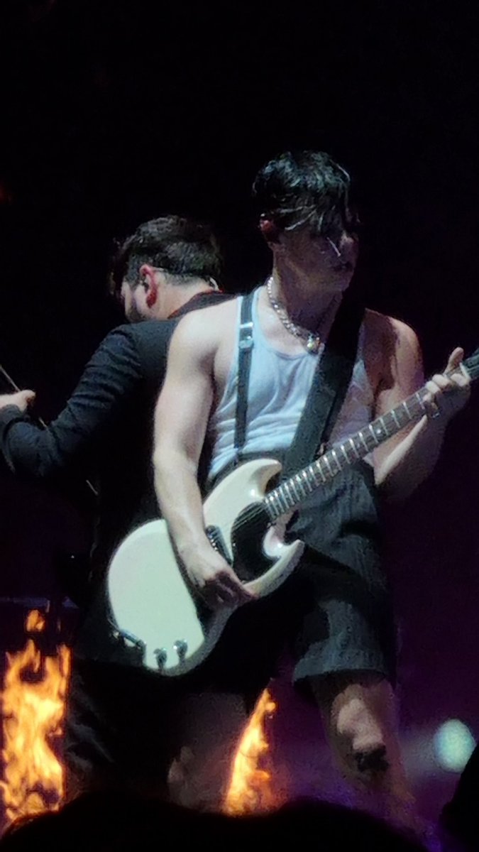 seeing dom again in a few days waaaaaa
cant wait!!