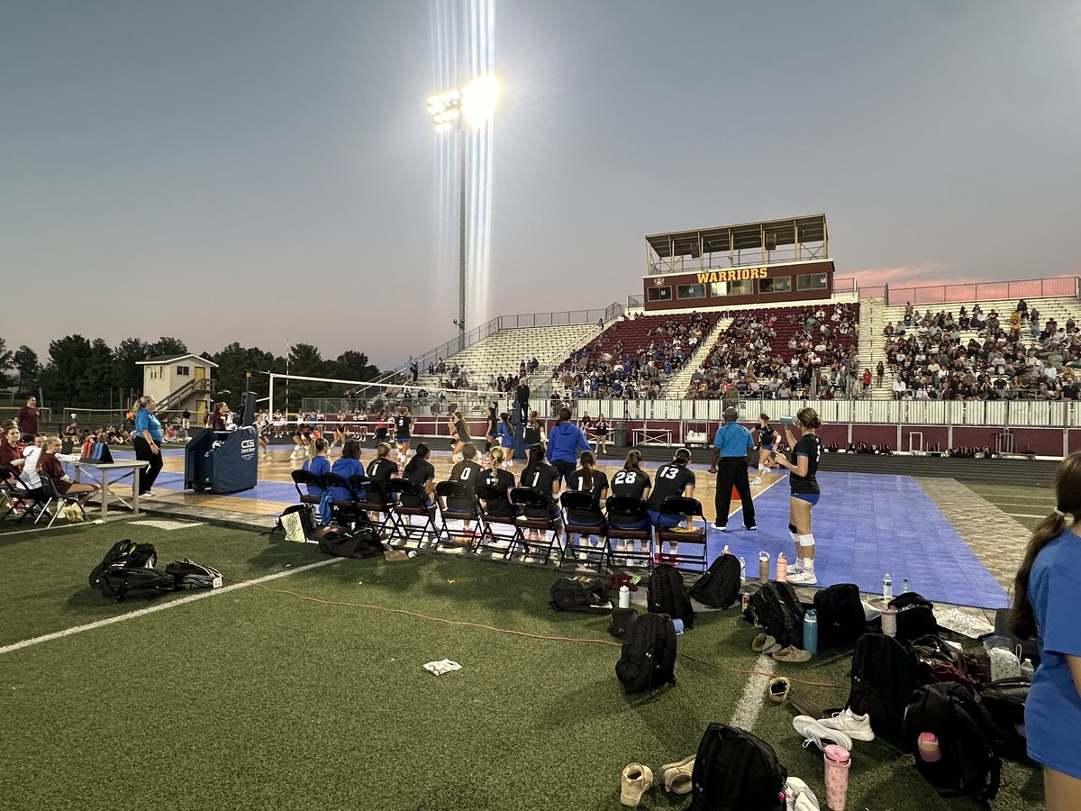 BHSGoBigBlue's tweet photo. Perfect night for @BHSgirlsvball as they compete in an outdoor event @WJ_Warriors HS! Thank you for the invite! https://t.co/aqtRGIxAhe