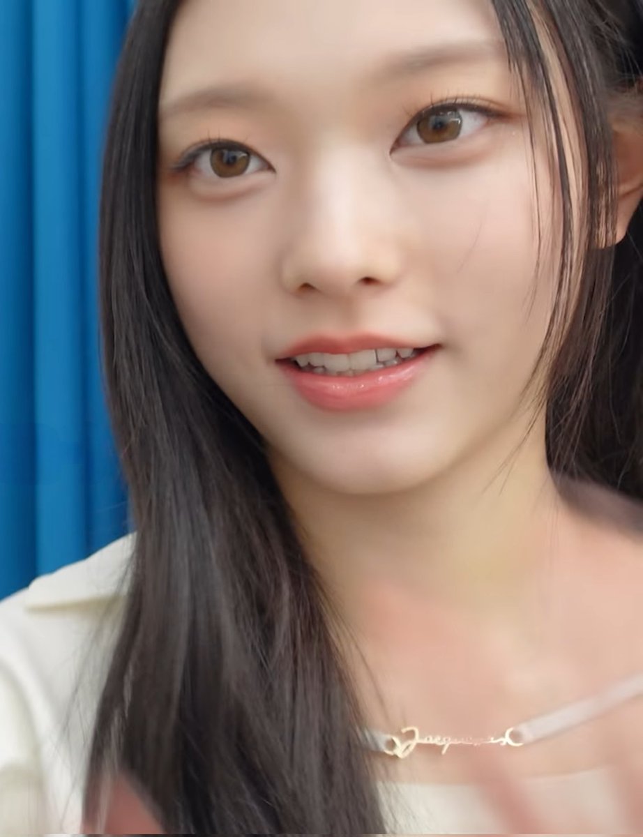 shaberuthecat's tweet photo. 💭🩶💭
🖤🐱🖤
💭🩶💭
#HAERIN #해린 #ヘリン https://t.co/e9CpA0Y7iA